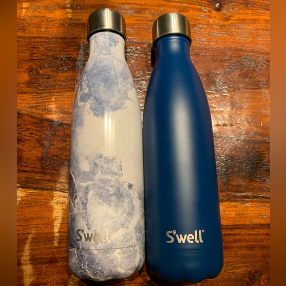 S'well Stainless Steel Water Bottle 17oz (2) - Picture 4 of 10
